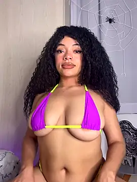 Snapshot of Alyssa_Houston chatting on 10-29-25, 03:09 Alyssa Houston online show from 10-29-25, 03:09