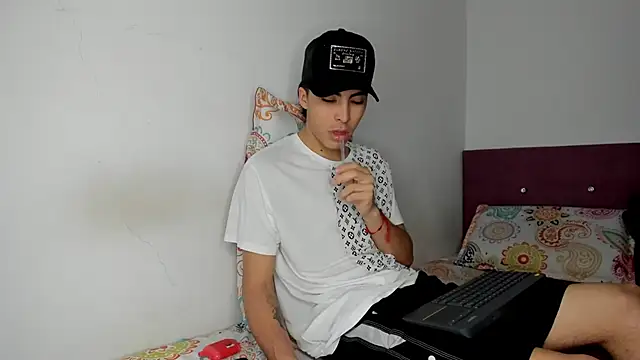 Snapshot of HeellBoy_ chatting on 02-10-26, 07:56 HeellBoy online show from 02-10-26, 07:56