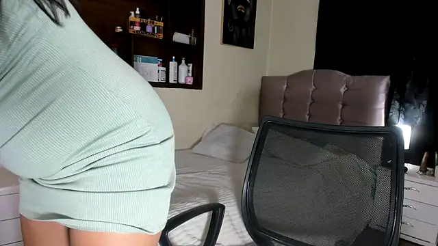 arianithaxox online show from 01-14-25, 06:56