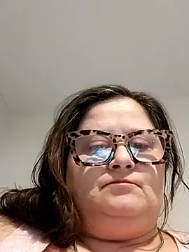 Snapshot of staceysmomfow chatting on 01-21-25, 01:39 staceysmomfow online show from 01-21-25, 01:39