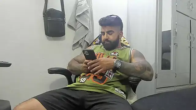 Lyon vach online show from 02-04-25, 01:56