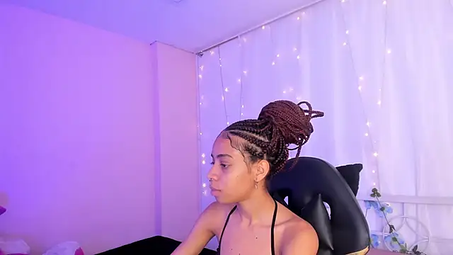 Abigail Wilson  online show from 01-06-25, 08:39