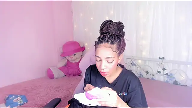 Abigail Wilson  online show from 03-11-25, 08:20