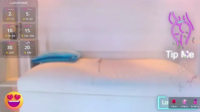 Snapshot of Molly_Spears chatting on 02-13-25, 01:48 Molly Spears online show from 02-13-25, 01:48