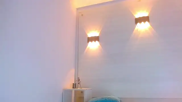 Snapshot of Molly_Spears chatting on 02-14-25, 02:12 Molly Spears online show from 02-14-25, 02:12