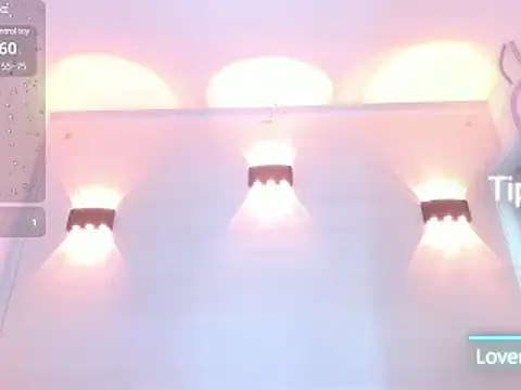 Snapshot of Molly_Spears chatting on 02-20-25, 02:46 Molly Spears online show from 02-20-25, 02:46