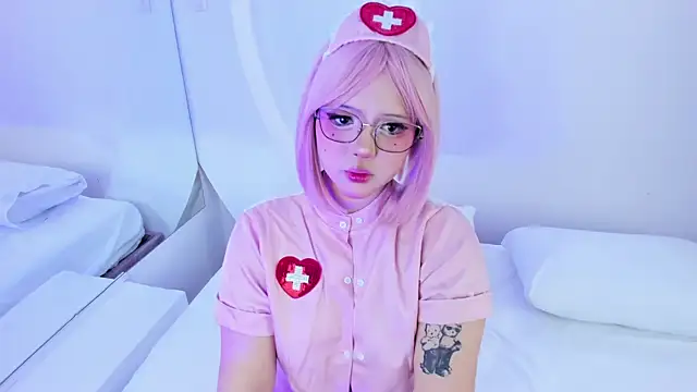 NanaOsaky online show from 03-10-25, 12:48