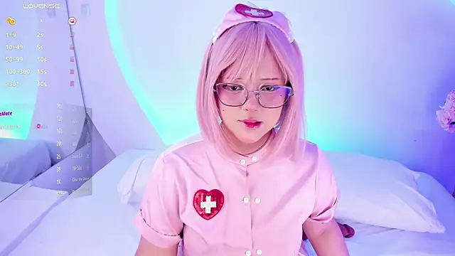 NanaOsaky online show from 12-20-25, 12:23