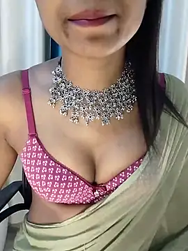 Snapshot of Rinika_67 chatting on 06-02-26, 03:03 Rinika 67 online show from 06-02-26, 03:03