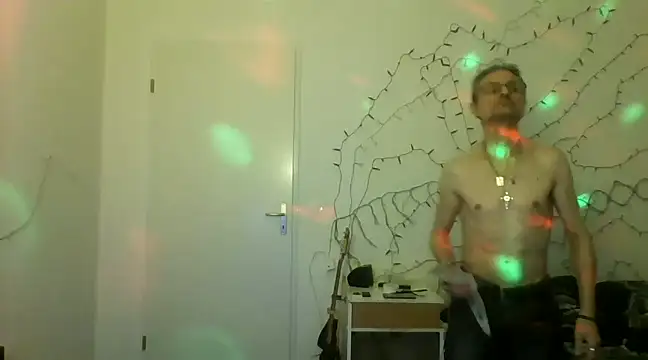 Snapshot of brunoguunot chatting on 01-03-25, 03:33 brunoguunot online show from 01-03-25, 03:33