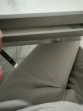 Snapshot of homidor chatting on 01-04-25, 10:24 homidor online show from 01-04-25, 10:24