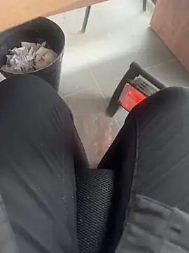 Snapshot of homidor chatting on 02-13-25, 01:26 homidor online show from 02-13-25, 01:26