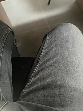 Snapshot of homidor chatting on 10-21-25, 02:18 homidor online show from 10-21-25, 02:18