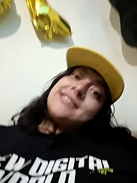 CORALINE GREYM online show from 10-18-25, 07:31