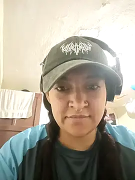 CORALINE GREYM online show from 10-25-25, 04:57