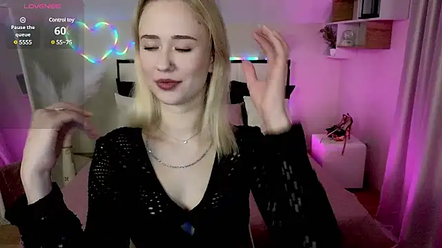 Snapshot of SashaBrooks chatting on 02-03-25, 07:00 SashaBrooks online show from 02-03-25, 07:00