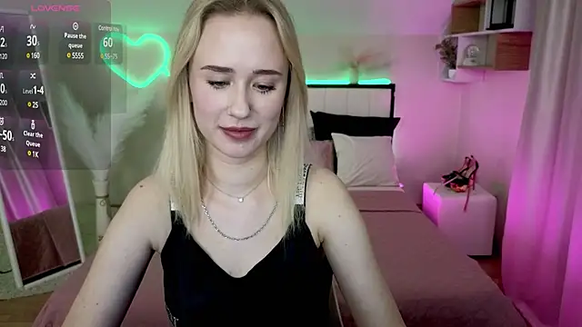 Snapshot of SashaBrooks chatting on 02-04-25, 10:02 SashaBrooks online show from 02-04-25, 10:02