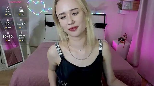 Snapshot of SashaBrooks chatting on 02-06-25, 09:17 SashaBrooks online show from 02-06-25, 09:17