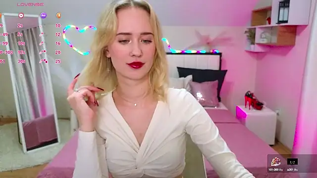 Snapshot of SashaBrooks chatting on 03-21-25, 06:07 SashaBrooks online show from 03-21-25, 06:07