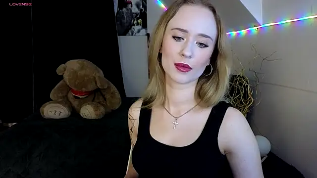 Snapshot of SashaBrooks chatting on 09-10-25, 06:08 SashaBrooks online show from 09-10-25, 06:08