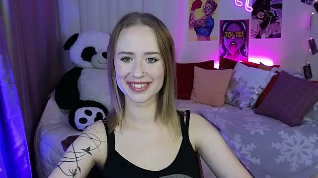 Snapshot of SashaBrooks chatting on 09-19-25, 06:30 SashaBrooks online show from 09-19-25, 06:30