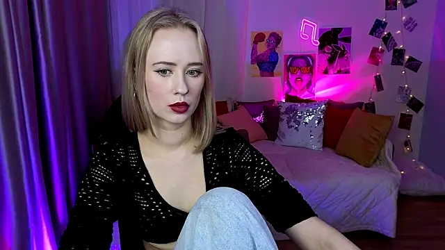 Snapshot of SashaBrooks chatting on 10-04-25, 06:06 SashaBrooks online show from 10-04-25, 06:06