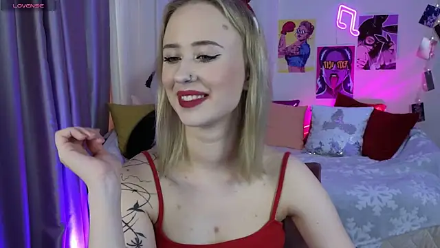 Snapshot of SashaBrooks chatting on 10-26-25, 01:50 SashaBrooks online show from 10-26-25, 01:50