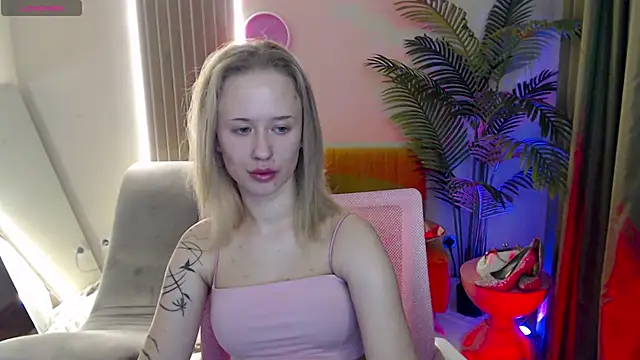 Snapshot of SashaBrooks chatting on 11-28-25, 02:09 SashaBrooks online show from 11-28-25, 02:09