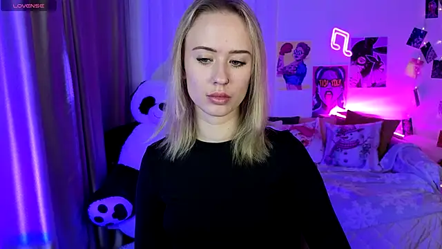 Snapshot of SashaBrooks chatting on 12-14-25, 02:11 SashaBrooks online show from 12-14-25, 02:11