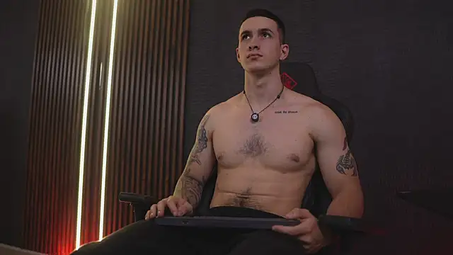 JacksonOlsenn online show from 04-14-26, 08:37