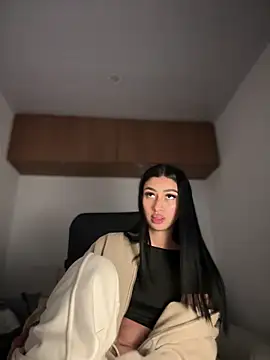 maddy bronw  online show from 03-23-25, 06:37