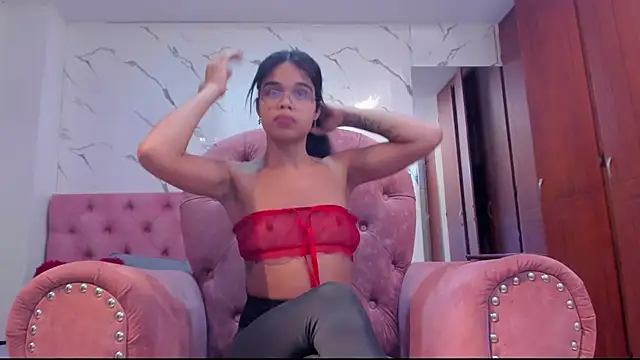 evelyn wine online show from 11-13-25, 07:02