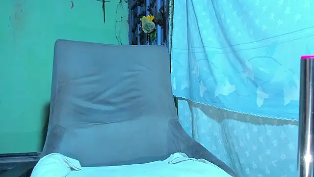 Snapshot of evelyn_wine chatting on 02-19-26, 09:55 evelyn wine online show from 02-19-26, 09:55