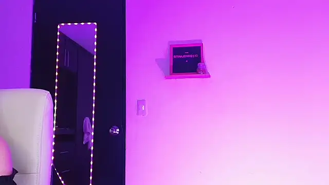 TinaJonnes  online show from 04-04-26, 01:37