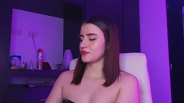 Snapshot of TinaJonnes_ chatting on 05-18-26, 04:07 TinaJonnes online show from 05-18-26, 04:07