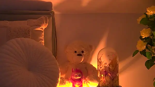 AngeliqueSkye online show from 10-26-25, 04:07