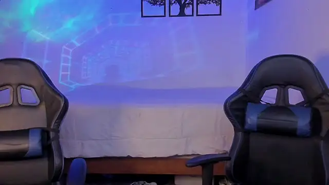 Snapshot of AlexJaz11 chatting on 07-27-26, 11:17 AlexJaz11 online show from 07-27-26, 11:17