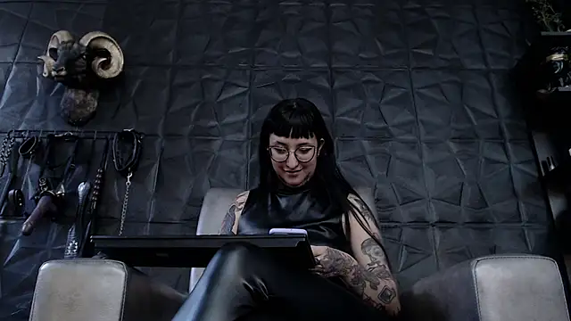 Snapshot of Agata_Darkness chatting on 12-14-25, 09:30 Agata Darkness online show from 12-14-25, 09:30