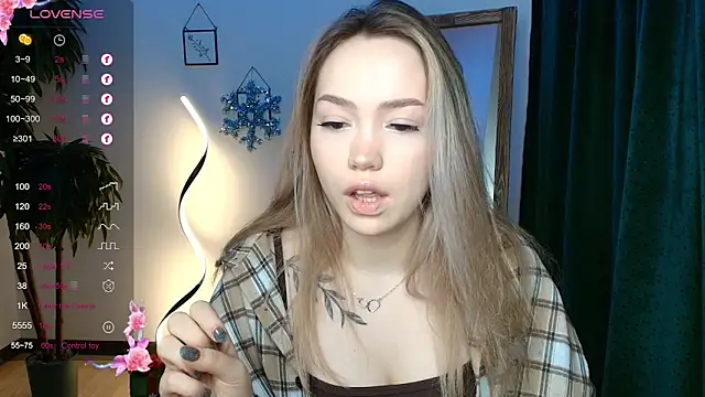 Evia r0se online show from 12-17-24, 05:29