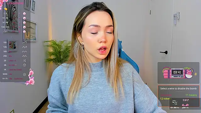 Evia r0se online show from 12-19-24, 08:23