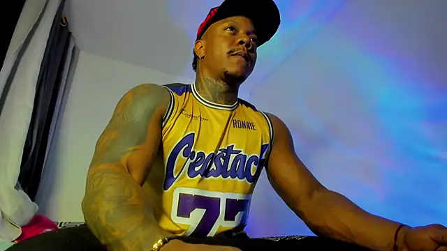 ronnie 7777 online show from 10-24-25, 04:31