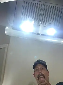 Snapshot of Firedad72FD chatting on 01-05-26, 06:11 Firedad72FD online show from 01-05-26, 06:11