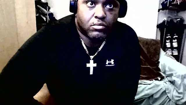 Snapshot of theythick chatting on 05-10-26, 10:20 theythick online show from 05-10-26, 10:20