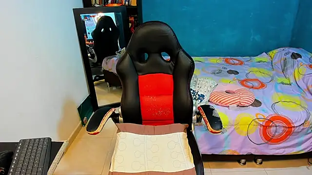 peanut tangerine online show from 03-15-25, 01:08