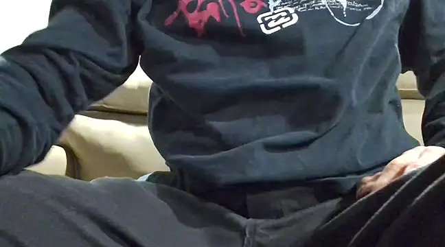 Snapshot of overaveragefreak4you chatting on 12-05-24, 01:17 overaveragefreak4you online show from 12-05-24, 01:17