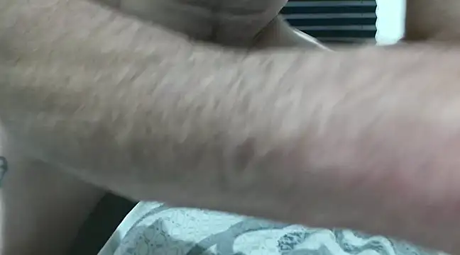 Snapshot of overaveragefreak4you chatting on 12-06-24, 07:54 overaveragefreak4you online show from 12-06-24, 07:54