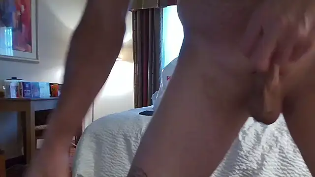 Snapshot of overaveragefreak4you chatting on 01-24-25, 06:25 overaveragefreak4you online show from 01-24-25, 06:25