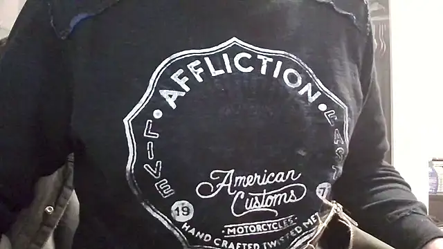 Snapshot of overaveragefreak4you chatting on 02-15-25, 08:00 overaveragefreak4you online show from 02-15-25, 08:00