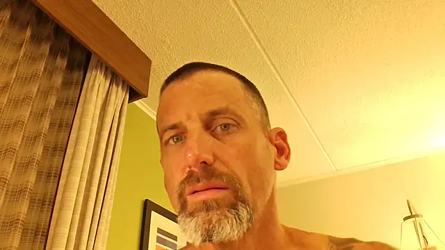 Snapshot of overaveragefreak4you chatting on 10-03-25, 12:24 overaveragefreak4you online show from 10-03-25, 12:24