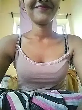 Snapshot of MISSQUEEN48 chatting on 06-22-26, 05:59 MISSQUEEN48 online show from 06-22-26, 05:59